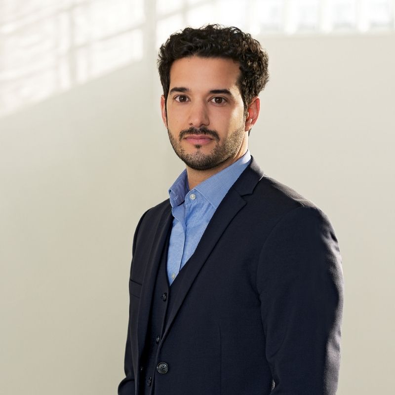 VCvF.Legal - Team - Dr. Dennis Julio Oliveira - Business (1)